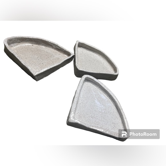 Handmade Ceramic Reptile Corner Bowl - Picture 2 of 6